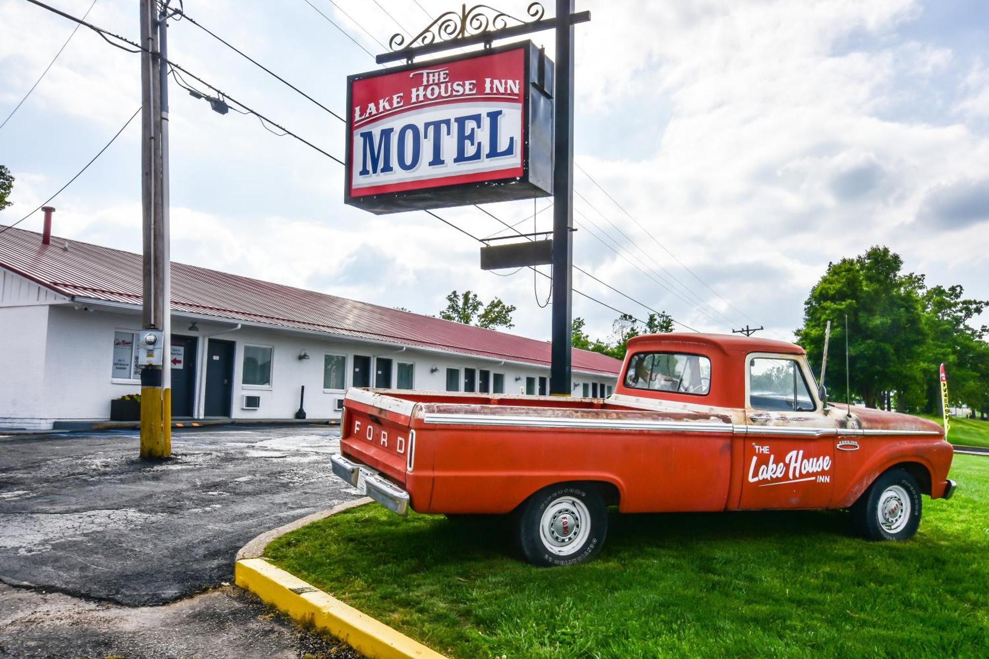 The Lake House Inn Laurie Экстерьер фото